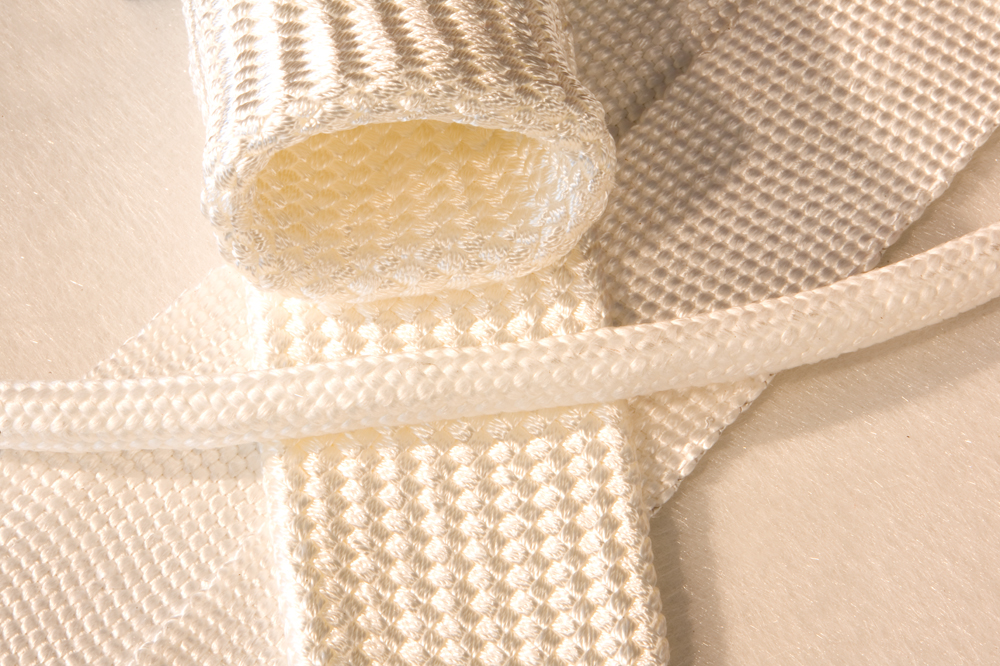 Thermal insulation properties of CAFs, silk fabric, and cotton